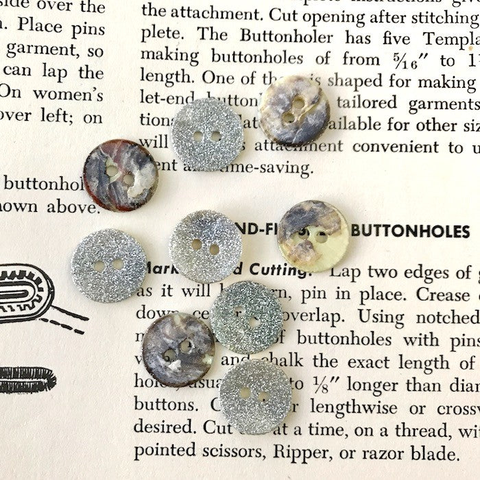 Bouton Argent Nacré à paillettes