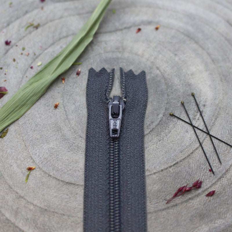 Zip 20cm Charcoal - Atelier Brunette